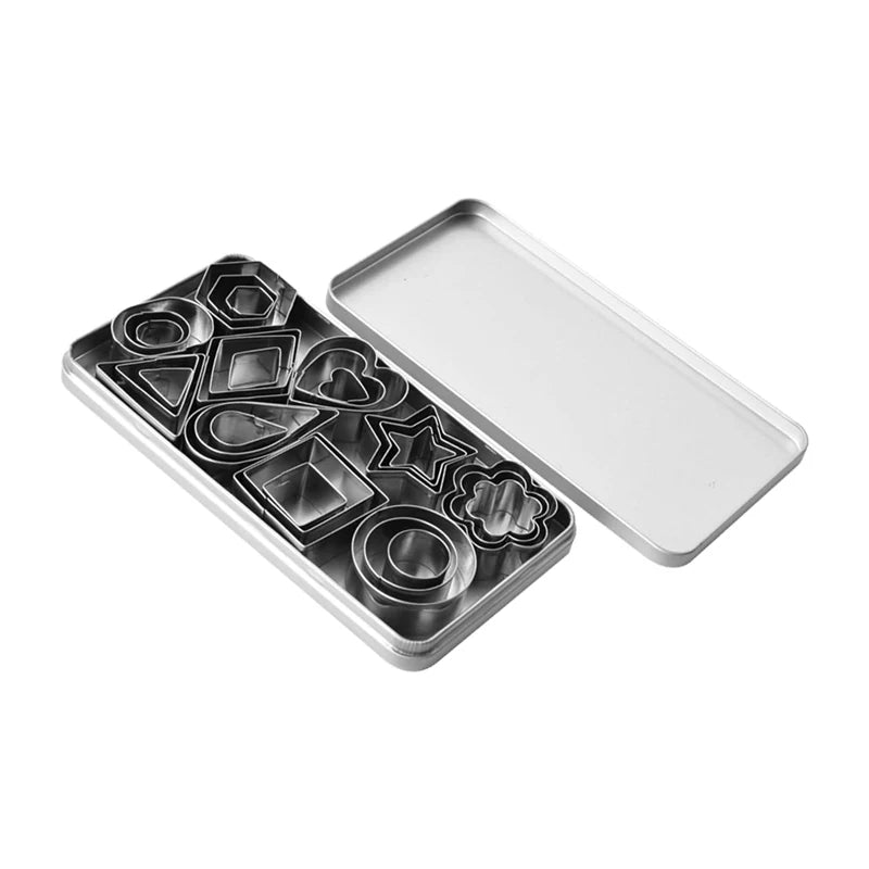 30-pack kakformar i rostfritt stål – hjärtan, stjärnor, blommor mm.